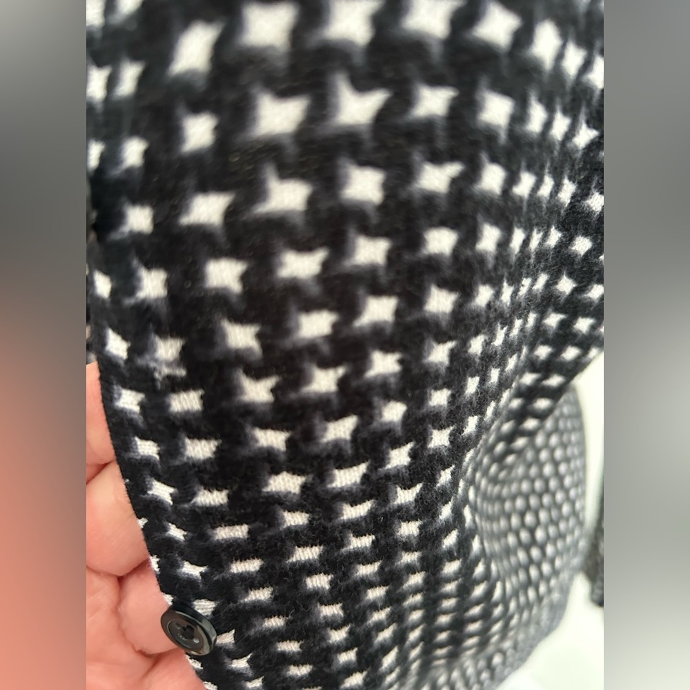 NWT Croft & Barrow Black White Women's Cardigan Sweater Button Down Geometric L - Picture 15 of 15